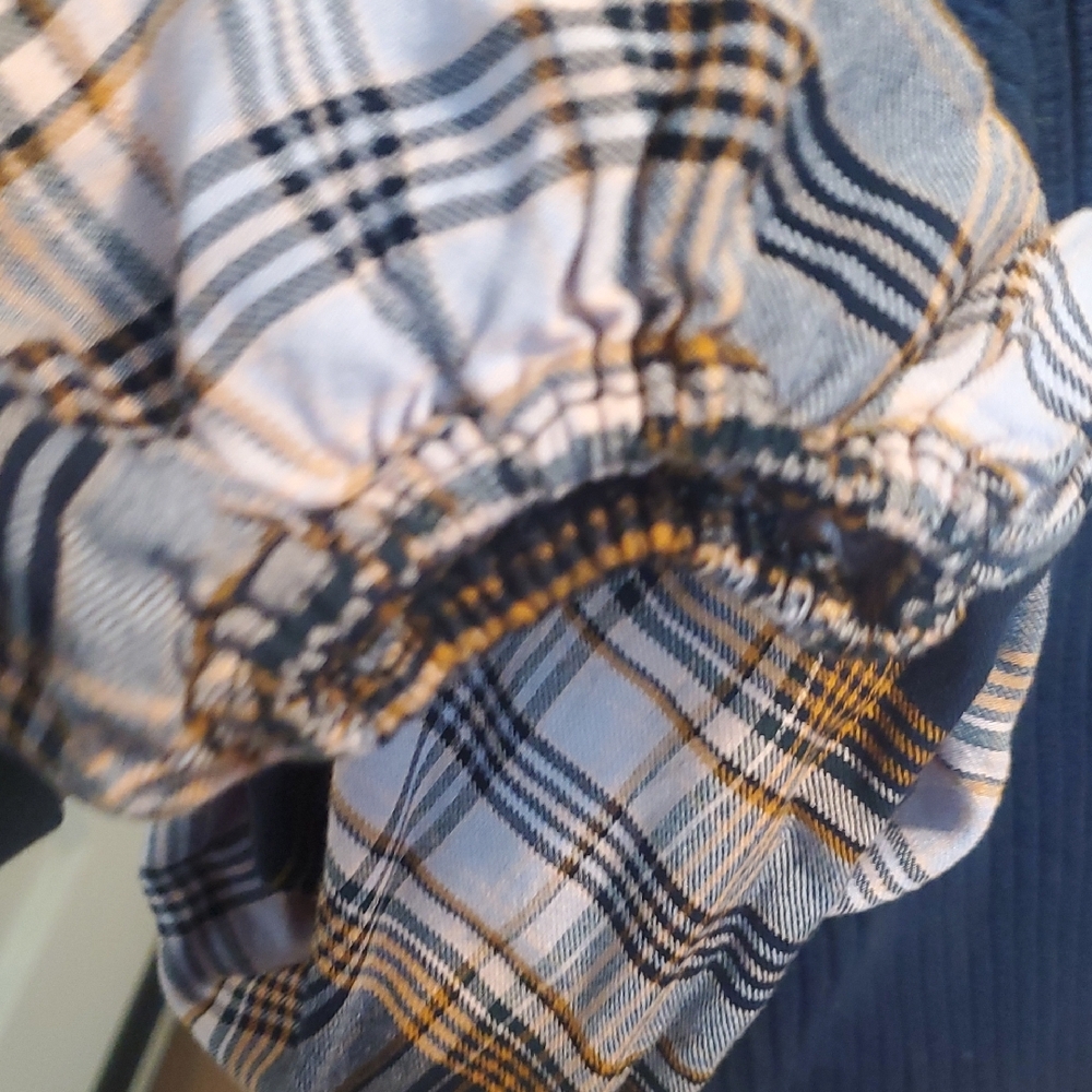Jessica Simpson V-Neck Sweater in Navy with Plaid Sleeves - Picture 7 of 9